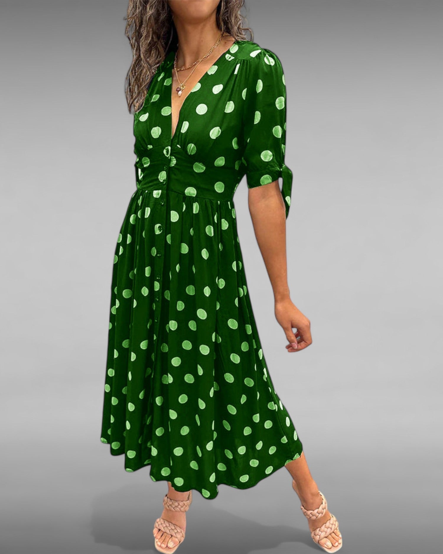 Vestido con Lunares y Detalles Elegantes