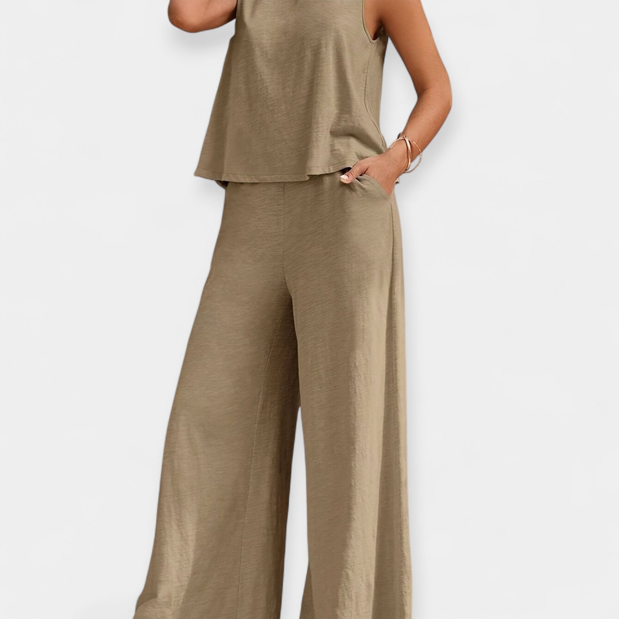 Conjunto con top suelto y pantalón ancho
