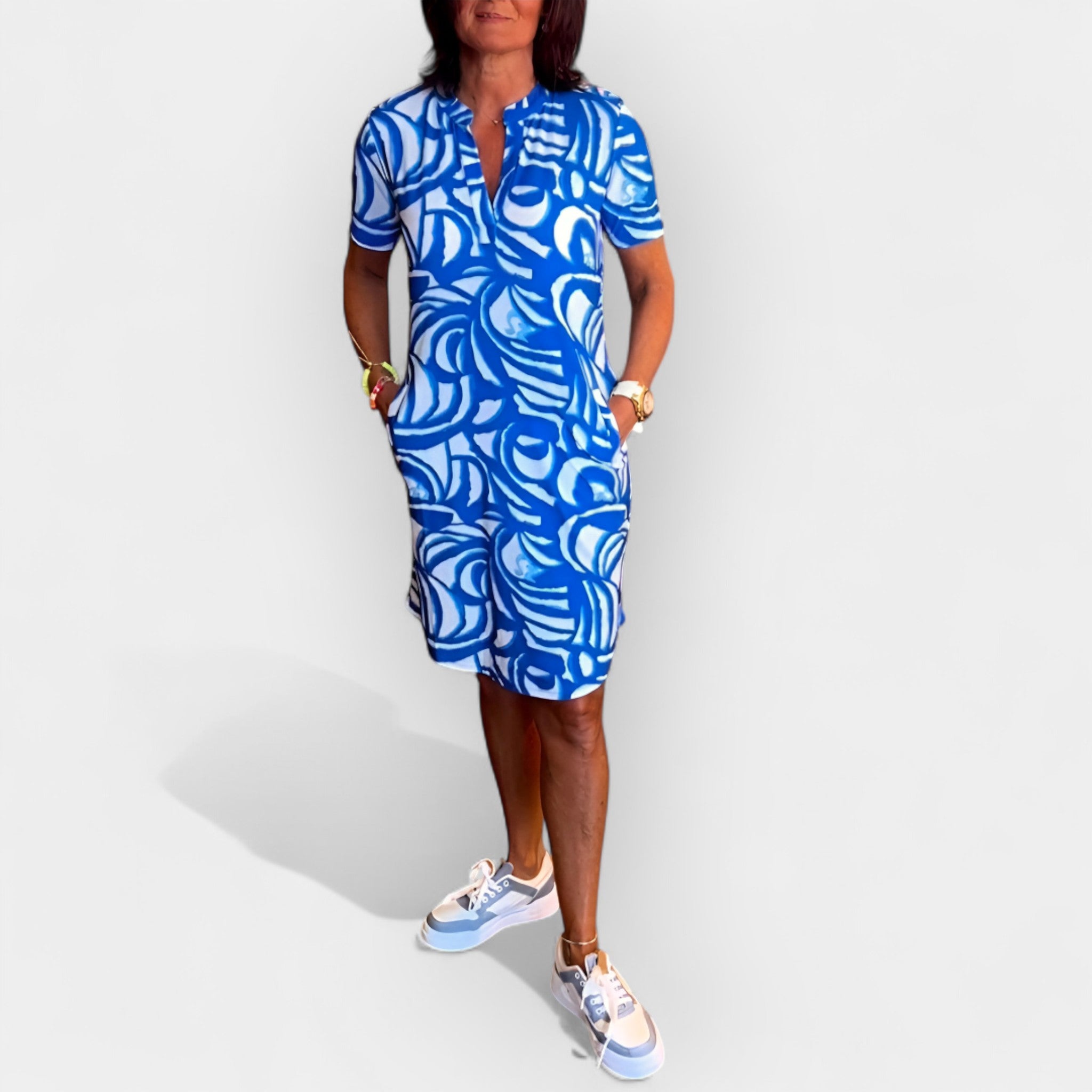 Φόρεμα με έντονο μοτίβο και χαλαρή γραμμή