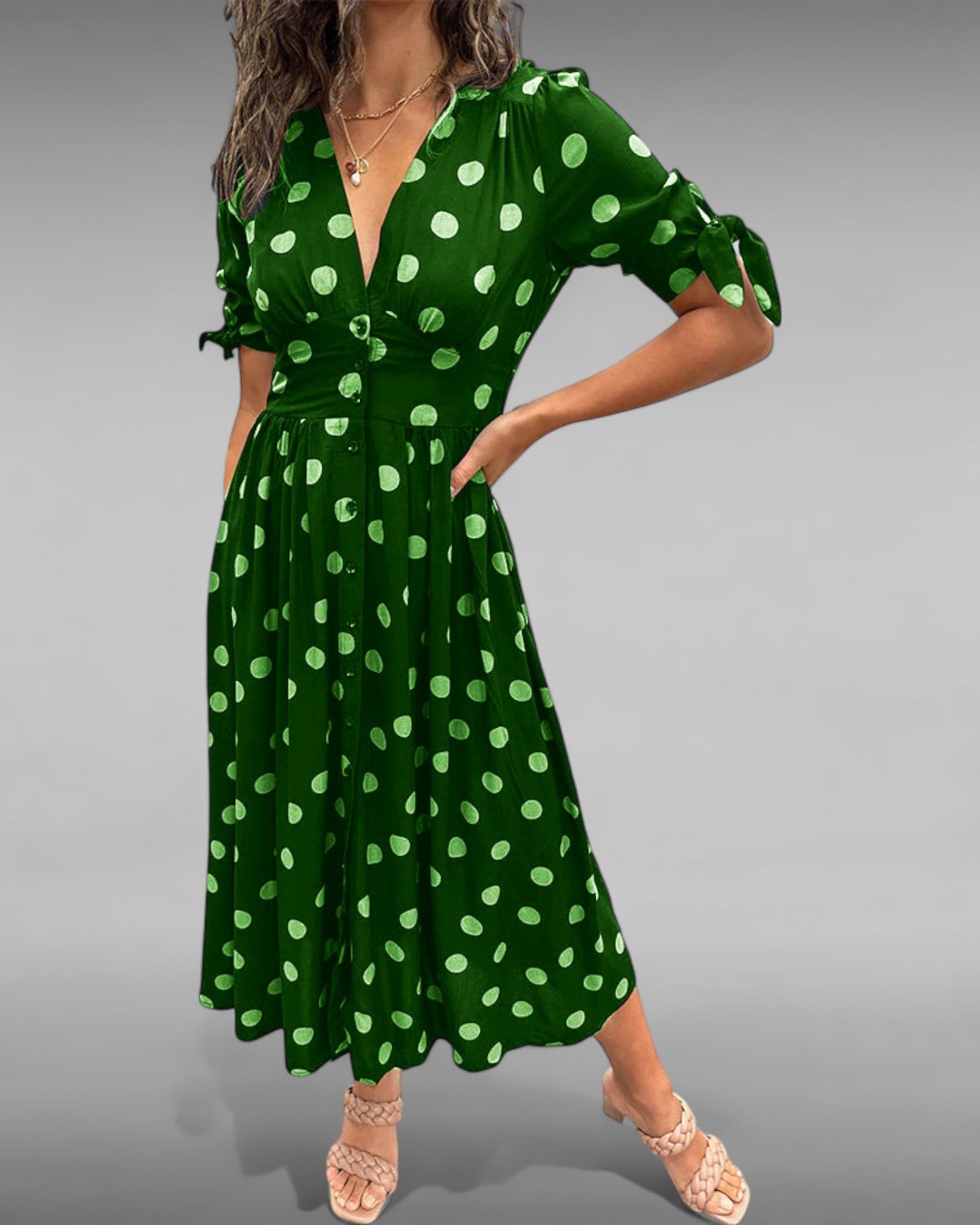 Vestido con Lunares y Detalles Elegantes