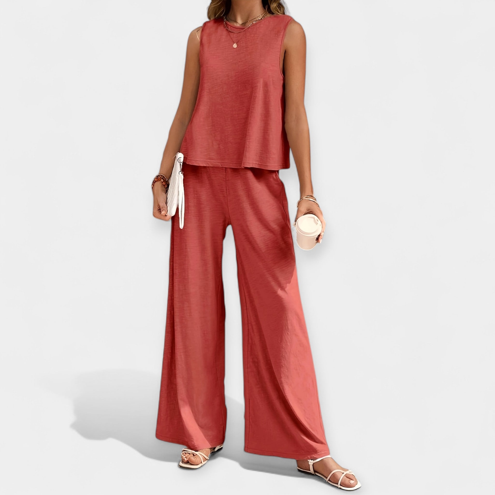 Conjunto con top suelto y pantalón ancho