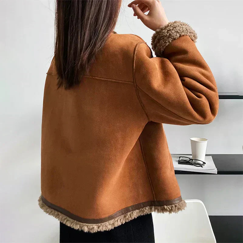 Chaqueta marrón cálida de cuero