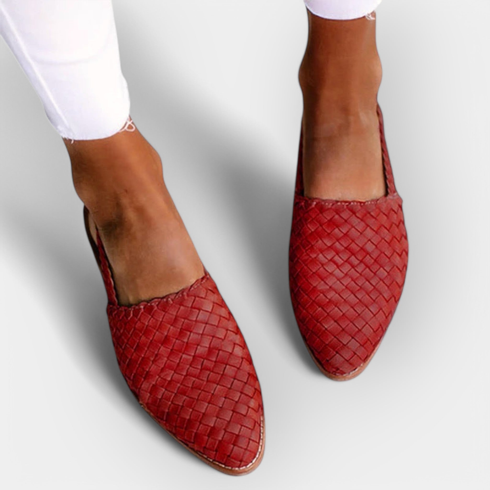 Sandalias artesanales con estética minimalista
