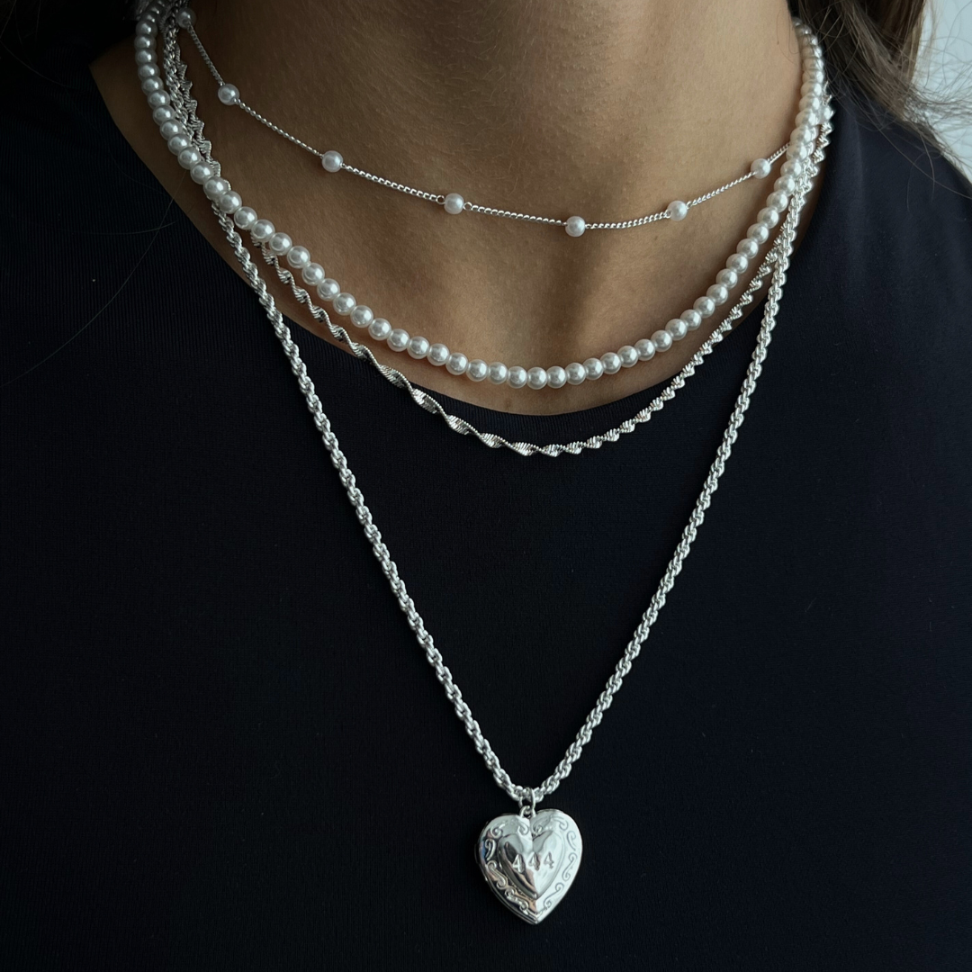 Lover Girl Necklace - EVRYJEWELS