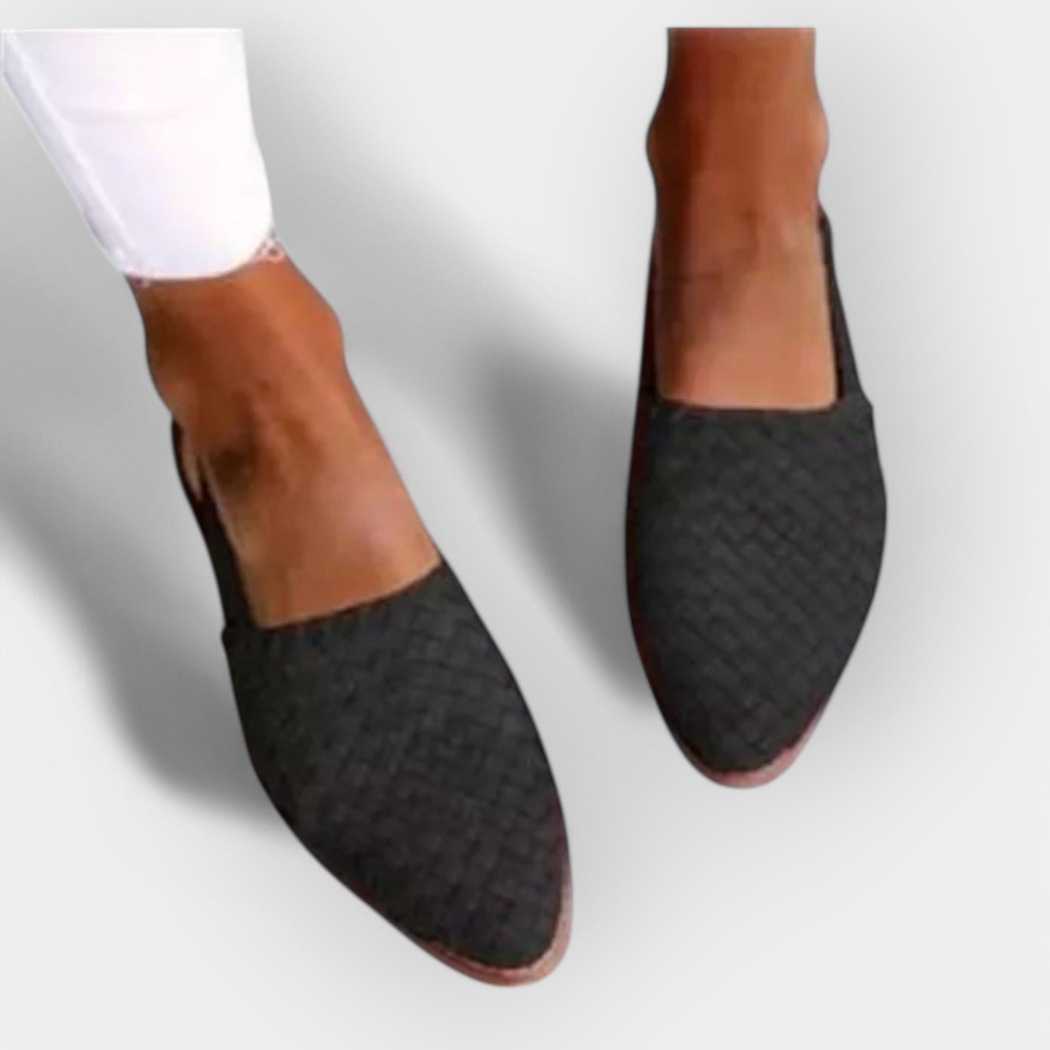 Sandalias artesanales con estética minimalista