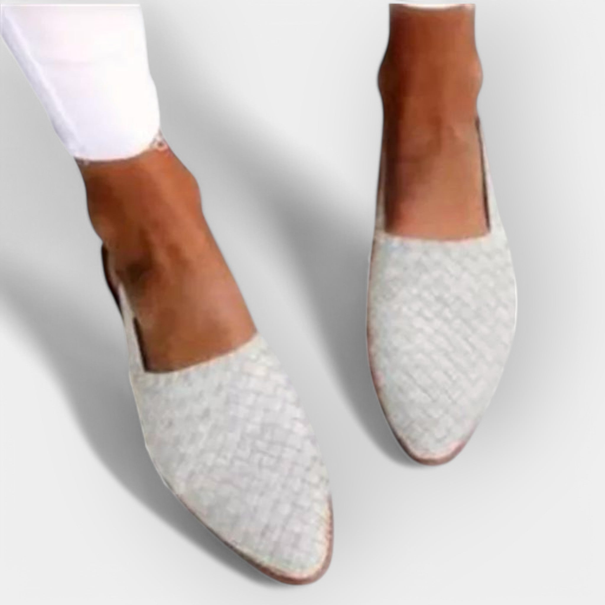 Sandalias artesanales con estética minimalista